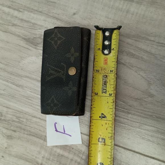Louis Vuitton monogram 4 ring key holder /pouch /case /keychain - Picture 5 of 6